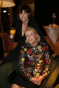 09-09-2006 SHOWBIZZ; MART VISSER COUTURE SHOW WINTER 2006-2007 HILTON AMSTERDAM. De talentvolle designer bracht weer een prachtrige couture show in het overvolle Hilton. Vele BNers waren weer aanwezig en iedereen was weer vol over hetgeen Mart Visser toonde.
foto: Albert den Iseger.