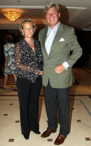 18-09-2006 SHOWBIZZ; SHEILA DE VRIES EN EEN JOINT VENTURE MET L OREAL TESAMEN OP DE CATWALK. De show voerde de naam Sheila de Vries, de collectie droeg kwaliteit uit met verfrissende kleuren waaronder veel de andere kleur zwart namelijk blauw.De prachtige show was voor de eerste keer in de Hotels van Oranje te Noordwijk.Wederom veel bewondering voor Sheila de Vries en haar team. Ook vandaag veel lovende woorden in de Nederlandese Media over de show van Sheila. 
foto: Albert den Iseger