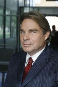 13-09-2006 SHOWBIZZ; SONJA BAKKER EN RENE SPRANGERS IN HET PROGRAMMA JE ECHTE LEEFTIJD. Vanaf 13 September om 21.30 uur op SBS 6 het nieuwe programma van Sonja Bakker  en  cardioloog Rene Sprangers wat draait om  JE ECHTE LEEFTIJD. In je Echte Leeftijd wordt de mensen een spiegel voor gehouden. Vele mensen leven erg ongezond en Sonja en Rene proberen via hun programma daar verandering in te brengen. Zij proberen samen om de kwaliteit van het  leven bij veel Nederlanders naar boven te kunnen bijstellen. Al met al weer een topprogramma bij SBS6.
foto: Albert den Iseger.
