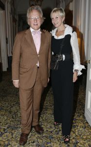 11-09-2006 SHOWBIZZ; FRANS MOLENAAR WEER MOOI EN VERRASSEND. De grootmeester van de haute couture in Nederland was weer verrassend en smaakvol. De mode van Molenaar was er een met strakke lijnen en geen gefrommel met stofjes of lintjes.Een creatie van Molenaar is het geld dik waard zo zei en liefhebster.Vele vips waren weer aanwezig in het te drukke Amstel hotel die eens moet gaan nadenken over een goed werkende airco. De show was top en na de show was de bitterbal natuurlijk geen verrassing meer. Frans Molenaar still going very strong.
foto: Albert den Iseger.