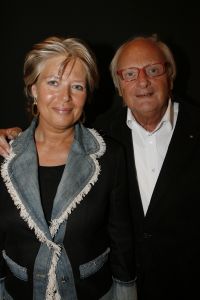 09-09-2006 SHOWBIZZ; MART VISSER COUTURE SHOW WINTER 2006-2007 HILTON AMSTERDAM. De talentvolle designer bracht weer een prachtrige couture show in het overvolle Hilton. Vele BNers waren weer aanwezig en iedereen was weer vol over hetgeen Mart Visser toonde.
foto: Albert den Iseger.