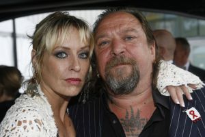 04-09-2006 SHOWBIZZ; VEERTIENDE EDITIE VAN AMSTERDAM DINER VOOR AIDSBESTRIJDING. Het was dit keer een Koninklijk Amsterdam Diner daar Prinses Mabel en Prins Friso aanwezig waren en zich kostelijk vermaakten tussen de vele gasten. De 1300 gasten genoten van veel life muziek van o.a.Angela Groothuizen,Ronnie Tober,Vulcano,Denise Jannah,Sandra Reemer, Liesbeth List en Ramses Shaffy en uit Amerika The Gibson Brothers.De avond begon met een emotioneel op treden van Ramses Shaffy die iedereen kippevel bezorgde. Robert Weyhenke de initiatiefnemer  van dit gala  kan terug kijken op een zeer geslaagde avond met een opbrengst van 460.000 euro voor de bestrijding van aids. Vele prominente gasten waren de gehele avond aanwezig namelijk: Boris Dittrich-Estelle Gullit-Tom Westenmeijer-Mart Visser-Frans Molenaar-Addy van den Krommenacker-Marisa Polin-Hans Hoogervorst-Ans en Sigrid Markus-Frits Wester-Leotien Borsato en Leco van Zadelhoff-Neelie Smit Kroes-Barbara de Loor-Jan Driessen-Mark Rutte-Tineke Verburg-Evert Santegoeds-Michiel en Pauline Mol-Ed Nijpels-John Jaakke-Ada Kok- Joop Wijn en natuurlijk Prins Friso en Prinses Mabel die maar niet genoeg konden krijgen van alle aandacht en genoten daarvan ook met volle teugen. Al met al een zeer geslaagde avond voor het goede doel.
foto: Albert den Iseger.