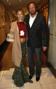09-09-2006 SHOWBIZZ; MART VISSER COUTURE SHOW WINTER 2006-2007 HILTON AMSTERDAM. De talentvolle designer bracht weer een prachtrige couture show in het overvolle Hilton. Vele BNers waren weer aanwezig en iedereen was weer vol over hetgeen Mart Visser toonde.
foto: Albert den Iseger.