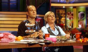 03-09-2006 SHOWBIZZ; LIFE AND COOKING DE EERSTE UITZENDING VAN SEIZOEN 2006-2007. Irene en Carlo hebben er weer zin in, de spontaniteit spetterde weer van de buis op zondagmiddag uiteraard weer met spraakmakende gasten oa. Sonja Bakker de dieetgoeroe die binnenkort haar eigen programma heeft bij SBS met Yfke Sturm het topmodel die het programma  Hollands next top model straks op de buis brengt en natuurlijk de Toppertjes met feest en drank.Voor de hapjes hebben ze weer Vincent en met het fleurige decor moeten ze straks weer vele kijkers trekken op de zondagmiddag vanaf 16.45 uur.
foto: Albert den Iseger.
