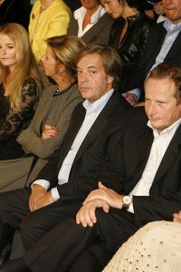 09-09-2006 SHOWBIZZ; MART VISSER COUTURE SHOW WINTER 2006-2007 HILTON AMSTERDAM. De talentvolle designer bracht weer een prachtrige couture show in het overvolle Hilton. Vele BNers waren weer aanwezig en iedereen was weer vol over hetgeen Mart Visser toonde.
foto: Albert den Iseger.