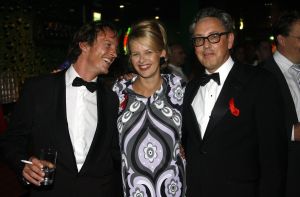 04-09-2006 SHOWBIZZ; VEERTIENDE EDITIE VAN AMSTERDAM DINER VOOR AIDSBESTRIJDING. Het was dit keer een Koninklijk Amsterdam Diner daar Prinses Mabel en Prins Friso aanwezig waren en zich kostelijk vermaakten tussen de vele gasten. De 1300 gasten genoten van veel life muziek van o.a.Angela Groothuizen,Ronnie Tober,Vulcano,Denise Jannah,Sandra Reemer, Liesbeth List en Ramses Shaffy en uit Amerika The Gibson Brothers.De avond begon met een emotioneel op treden van Ramses Shaffy die iedereen kippevel bezorgde. Robert Weyhenke de initiatiefnemer  van dit gala  kan terug kijken op een zeer geslaagde avond met een opbrengst van 460.000 euro voor de bestrijding van aids. Vele prominente gasten waren de gehele avond aanwezig namelijk: Boris Dittrich-Estelle Gullit-Tom Westenmeijer-Mart Visser-Frans Molenaar-Addy van den Krommenacker-Marisa Polin-Hans Hoogervorst-Ans en Sigrid Markus-Frits Wester-Leotien Borsato en Leco van Zadelhoff-Neelie Smit Kroes-Barbara de Loor-Jan Driessen-Mark Rutte-Tineke Verburg-Evert Santegoeds-Michiel en Pauline Mol-Ed Nijpels-John Jaakke-Ada Kok- Joop Wijn en natuurlijk Prins Friso en Prinses Mabel die maar niet genoeg konden krijgen van alle aandacht en genoten daarvan ook met volle teugen. Al met al een zeer geslaagde avond voor het goede doel.
foto: Albert den Iseger.