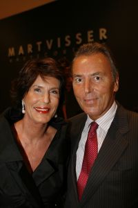 09-09-2006 SHOWBIZZ; MART VISSER COUTURE SHOW WINTER 2006-2007 HILTON AMSTERDAM. De talentvolle designer bracht weer een prachtrige couture show in het overvolle Hilton. Vele BNers waren weer aanwezig en iedereen was weer vol over hetgeen Mart Visser toonde.
foto: Albert den Iseger.