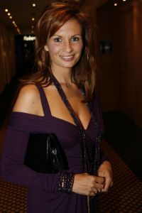 09-09-2006 SHOWBIZZ; MART VISSER COUTURE SHOW WINTER 2006-2007 HILTON AMSTERDAM. De talentvolle designer bracht weer een prachtrige couture show in het overvolle Hilton. Vele BNers waren weer aanwezig en iedereen was weer vol over hetgeen Mart Visser toonde.
foto: Albert den Iseger.