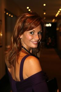 09-09-2006 SHOWBIZZ; MART VISSER COUTURE SHOW WINTER 2006-2007 HILTON AMSTERDAM. De talentvolle designer bracht weer een prachtrige couture show in het overvolle Hilton. Vele BNers waren weer aanwezig en iedereen was weer vol over hetgeen Mart Visser toonde.
foto: Albert den Iseger.