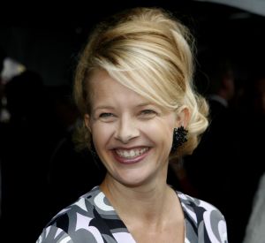 04-09-2006 SHOWBIZZ; VEERTIENDE EDITIE VAN AMSTERDAM DINER VOOR AIDSBESTRIJDING. Het was dit keer een Koninklijk Amsterdam Diner daar Prinses Mabel en Prins Friso aanwezig waren en zich kostelijk vermaakten tussen de vele gasten. De 1300 gasten genoten van veel life muziek van o.a.Angela Groothuizen,Ronnie Tober,Vulcano,Denise Jannah,Sandra Reemer, Liesbeth List en Ramses Shaffy en uit Amerika The Gibson Brothers.De avond begon met een emotioneel op treden van Ramses Shaffy die iedereen kippevel bezorgde. Robert Weyhenke de initiatiefnemer van dit gala kan terug kijken op een zeer geslaagde avond met een opbrengst van 460.000 euro voor de bestrijding van aids. Vele prominente gasten waren de gehele avond aanwezig namelijk: Boris Dittrich-Estelle Gullit-Tom Westenmeijer-Mart Visser-Frans Molenaar-Addy van den Krommenacker-Marisa Polin-Hans Hoogervorst-Ans en Sigrid Markus-Frits Wester-Leotien Borsato en Leco van Zadelhoff-Neelie Smit Kroes-Barbara de Loor-Jan Driessen-Mark Rutte-Tineke Verburg-Evert Santegoeds-Michiel en Pauline Mol-Ed Nijpels-John Jaakke-Ada Kok- Joop Wijn en natuurlijk Prins Friso en Prinses Mabel die maar niet genoeg konden krijgen van alle aandacht en genoten daarvan ook met volle teugen. Al met al een zeer geslaagde avond voor het goede doel. 
foto: Albert den Iseger.