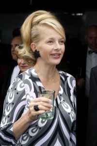 04-09-2006 SHOWBIZZ; VEERTIENDE EDITIE VAN AMSTERDAM DINER VOOR AIDSBESTRIJDING. Het was dit keer een Koninklijk Amsterdam Diner daar Prinses Mabel en Prins Friso aanwezig waren en zich kostelijk vermaakten tussen de vele gasten. De 1300 gasten genoten van veel life muziek van o.a.Angela Groothuizen,Ronnie Tober,Vulcano,Denise Jannah,Sandra Reemer, Liesbeth List en Ramses Shaffy en uit Amerika The Gibson Brothers.De avond begon met een emotioneel op treden van Ramses Shaffy die iedereen kippevel bezorgde. Robert Weyhenke de initiatiefnemer van dit gala kan terug kijken op een zeer geslaagde avond met een opbrengst van 460.000 euro voor de bestrijding van aids. Vele prominente gasten waren de gehele avond aanwezig namelijk: Boris Dittrich-Estelle Gullit-Tom Westenmeijer-Mart Visser-Frans Molenaar-Addy van den Krommenacker-Marisa Polin-Hans Hoogervorst-Ans en Sigrid Markus-Frits Wester-Leotien Borsato en Leco van Zadelhoff-Neelie Smit Kroes-Barbara de Loor-Jan Driessen-Mark Rutte-Tineke Verburg-Evert Santegoeds-Michiel en Pauline Mol-Ed Nijpels-John Jaakke-Ada Kok- Joop Wijn en natuurlijk Prins Friso en Prinses Mabel die maar niet genoeg konden krijgen van alle aandacht en genoten daarvan ook met volle teugen. Al met al een zeer geslaagde avond voor het goede doel. 
foto: Albert den Iseger.