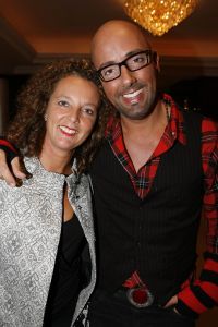 18-09-2006 SHOWBIZZ; SHEILA DE VRIES EN EEN JOINT VENTURE MET L OREAL TESAMEN OP DE CATWALK. De show voerde de naam Sheila de Vries, de collectie droeg kwaliteit uit met verfrissende kleuren waaronder veel de andere kleur zwart namelijk blauw.De prachtige show was voor de eerste keer in de Hotels van Oranje te Noordwijk.Wederom veel bewondering voor Sheila de Vries en haar team. Ook vandaag veel lovende woorden in de Nederlandese Media over de show van Sheila.
foto: Albert den Iseger