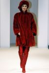 11-09-2006 SHOWBIZZ; FRANS MOLENAAR WEER MOOI EN VERRASSEND. De grootmeester van de haute couture in Nederland was weer verrassend en smaakvol. De mode van Molenaar was er een met strakke lijnen en geen gefrommel met stofjes of lintjes.Een creatie van Molenaar is het geld dik waard zo zei en liefhebster.Vele vips waren weer aanwezig in het te drukke Amstel hotel die eens moet gaan nadenken over een goed werkende airco. De show was top en na de show was de bitterbal natuurlijk geen verrassing meer. Frans Molenaar still going very strong.
foto: Albert den Iseger.
