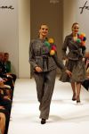 11-09-2006 SHOWBIZZ; FRANS MOLENAAR WEER MOOI EN VERRASSEND. De grootmeester van de haute couture in Nederland was weer verrassend en smaakvol. De mode van Molenaar was er een met strakke lijnen en geen gefrommel met stofjes of lintjes.Een creatie van Molenaar is het geld dik waard zo zei en liefhebster.Vele vips waren weer aanwezig in het te drukke Amstel hotel die eens moet gaan nadenken over een goed werkende airco. De show was top en na de show was de bitterbal natuurlijk geen verrassing meer. Frans Molenaar still going very strong.
foto: Albert den Iseger.