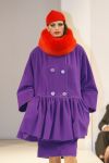 11-09-2006 SHOWBIZZ; FRANS MOLENAAR WEER MOOI EN VERRASSEND. De grootmeester van de haute couture in Nederland was weer verrassend en smaakvol. De mode van Molenaar was er een met strakke lijnen en geen gefrommel met stofjes of lintjes.Een creatie van Molenaar is het geld dik waard zo zei en liefhebster.Vele vips waren weer aanwezig in het te drukke Amstel hotel die eens moet gaan nadenken over een goed werkende airco. De show was top en na de show was de bitterbal natuurlijk geen verrassing meer. Frans Molenaar still going very strong.
foto: Albert den Iseger.