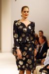 11-09-2006 SHOWBIZZ; FRANS MOLENAAR WEER MOOI EN VERRASSEND. De grootmeester van de haute couture in Nederland was weer verrassend en smaakvol. De mode van Molenaar was er een met strakke lijnen en geen gefrommel met stofjes of lintjes.Een creatie van Molenaar is het geld dik waard zo zei en liefhebster.Vele vips waren weer aanwezig in het te drukke Amstel hotel die eens moet gaan nadenken over een goed werkende airco. De show was top en na de show was de bitterbal natuurlijk geen verrassing meer. Frans Molenaar still going very strong.
foto: Albert den Iseger.