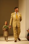 11-09-2006 SHOWBIZZ; FRANS MOLENAAR WEER MOOI EN VERRASSEND. De grootmeester van de haute couture in Nederland was weer verrassend en smaakvol. De mode van Molenaar was er een met strakke lijnen en geen gefrommel met stofjes of lintjes.Een creatie van Molenaar is het geld dik waard zo zei en liefhebster.Vele vips waren weer aanwezig in het te drukke Amstel hotel die eens moet gaan nadenken over een goed werkende airco. De show was top en na de show was de bitterbal natuurlijk geen verrassing meer. Frans Molenaar still going very strong.
foto: Albert den Iseger.