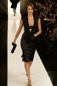 09-09-2006 SHOWBIZZ; MART VISSER COUTURE SHOW WINTER 2006-2007 HILTON AMSTERDAM. De talentvolle designer bracht weer een prachtrige couture show in het overvolle Hilton. Vele BNers waren weer aanwezig en iedereen was weer vol over hetgeen Mart Visser toonde.
foto: Albert den Iseger.