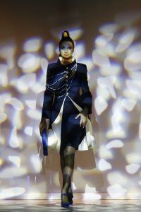 18-09-2006 SHOWBIZZ; SHEILA DE VRIES EN EEN JOINT VENTURE MET L OREAL TESAMEN OP DE CATWALK. De show voerde de naam Sheila de Vries, de collectie droeg kwaliteit uit met verfrissende kleuren waaronder veel de andere kleur zwart namelijk blauw.De prachtige show was voor de eerste keer in de Hotels van Oranje te Noordwijk.Wederom veel bewondering voor Sheila de Vries en haar team. Ook vandaag veel lovende woorden in de Nederlandese Media over de show van Sheila. 
foto: Albert den Iseger