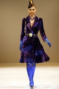 18-09-2006 SHOWBIZZ; SHEILA DE VRIES EN EEN JOINT VENTURE MET L OREAL TESAMEN OP DE CATWALK. De show voerde de naam Sheila de Vries, de collectie droeg kwaliteit uit met verfrissende kleuren waaronder veel de andere kleur zwart namelijk blauw.De prachtige show was voor de eerste keer in de Hotels van Oranje te Noordwijk.Wederom veel bewondering voor Sheila de Vries en haar team. Ook vandaag veel lovende woorden in de Nederlandese Media over de show van Sheila. 
foto: Albert den Iseger