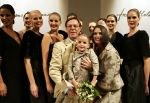 11-09-2006 SHOWBIZZ; FRANS MOLENAAR WEER MOOI EN VERRASSEND. De grootmeester van de haute couture in Nederland was weer verrassend en smaakvol. De mode van Molenaar was er een met strakke lijnen en geen gefrommel met stofjes of lintjes.Een creatie van Molenaar is het geld dik waard zo zei en liefhebster.Vele vips waren weer aanwezig in het te drukke Amstel hotel die eens moet gaan nadenken over een goed werkende airco. De show was top en na de show was de bitterbal natuurlijk geen verrassing meer. Frans Molenaar still going very strong.
foto: Albert den Iseger.