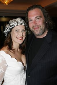 18-09-2006 SHOWBIZZ; SHEILA DE VRIES EN EEN JOINT VENTURE MET L OREAL TESAMEN OP DE CATWALK. De show voerde de naam Sheila de Vries, de collectie droeg kwaliteit uit met verfrissende kleuren waaronder veel de andere kleur zwart namelijk blauw.De prachtige show was voor de eerste keer in de Hotels van Oranje te Noordwijk.Wederom veel bewondering voor Sheila de Vries en haar team. Ook vandaag veel lovende woorden in de Nederlandese Media over de show van Sheila.
foto: Albert den Iseger
