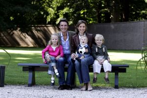 09-09-2006 KONINKLIJK HUIS; FOTOSHOOT VAN PRINS MAURITS EN GEZIN BIJ HET LOO TE APELDOORN.
foto: Albert den Iseger.
