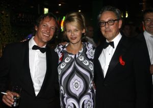 04-09-2006 SHOWBIZZ; VEERTIENDE EDITIE VAN AMSTERDAM DINER VOOR AIDSBESTRIJDING. Het was dit keer een Koninklijk Amsterdam Diner daar Prinses Mabel en Prins Friso aanwezig waren en zich kostelijk vermaakten tussen de vele gasten. De 1300 gasten genoten van veel life muziek van o.a.Angela Groothuizen,Ronnie Tober,Vulcano,Denise Jannah,Sandra Reemer, Liesbeth List en Ramses Shaffy en uit Amerika The Gibson Brothers.De avond begon met een emotioneel op treden van Ramses Shaffy die iedereen kippevel bezorgde. Robert Weyhenke de initiatiefnemer  van dit gala  kan terug kijken op een zeer geslaagde avond met een opbrengst van 460.000 euro voor de bestrijding van aids. Vele prominente gasten waren de gehele avond aanwezig namelijk: Boris Dittrich-Estelle Gullit-Tom Westenmeijer-Mart Visser-Frans Molenaar-Addy van den Krommenacker-Marisa Polin-Hans Hoogervorst-Ans en Sigrid Markus-Frits Wester-Leotien Borsato en Leco van Zadelhoff-Neelie Smit Kroes-Barbara de Loor-Jan Driessen-Mark Rutte-Tineke Verburg-Evert Santegoeds-Michiel en Pauline Mol-Ed Nijpels-John Jaakke-Ada Kok- Joop Wijn en natuurlijk Prins Friso en Prinses Mabel die maar niet genoeg konden krijgen van alle aandacht en genoten daarvan ook met volle teugen. Al met al een zeer geslaagde avond voor het goede doel.
foto: Albert den Iseger.