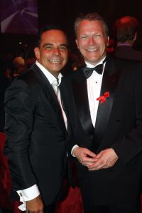 04-09-2006 SHOWBIZZ; VEERTIENDE EDITIE VAN AMSTERDAM DINER VOOR AIDSBESTRIJDING. Het was dit keer een Koninklijk Amsterdam Diner daar Prinses Mabel en Prins Friso aanwezig waren en zich kostelijk vermaakten tussen de vele gasten. De 1300 gasten genoten van veel life muziek van o.a.Angela Groothuizen,Ronnie Tober,Vulcano,Denise Jannah,Sandra Reemer, Liesbeth List en Ramses Shaffy en uit Amerika The Gibson Brothers.De avond begon met een emotioneel op treden van Ramses Shaffy die iedereen kippevel bezorgde. Robert Weyhenke de initiatiefnemer  van dit gala  kan terug kijken op een zeer geslaagde avond met een opbrengst van 460.000 euro voor de bestrijding van aids. Vele prominente gasten waren de gehele avond aanwezig namelijk: Boris Dittrich-Estelle Gullit-Tom Westenmeijer-Mart Visser-Frans Molenaar-Addy van den Krommenacker-Marisa Polin-Hans Hoogervorst-Ans en Sigrid Markus-Frits Wester-Leotien Borsato en Leco van Zadelhoff-Neelie Smit Kroes-Barbara de Loor-Jan Driessen-Mark Rutte-Tineke Verburg-Evert Santegoeds-Michiel en Pauline Mol-Ed Nijpels-John Jaakke-Ada Kok- Joop Wijn en natuurlijk Prins Friso en Prinses Mabel die maar niet genoeg konden krijgen van alle aandacht en genoten daarvan ook met volle teugen. Al met al een zeer geslaagde avond voor het goede doel.
foto: Albert den Iseger.