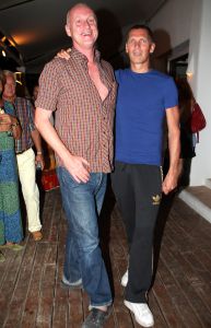 08-09-2007 SHOWBIZZ; KUNSTENAARS OP IBIZA VIEREN FEEST. Kees van Twist, directeur van het Groninger Museum woont al tientallen jaren met enige regelmaat op Ibiza.Zo werd bij hem het idee geboren iets te doen met de kunst van Nederlandse Kunstenaars die de afgelopen halve eeuw korte of lange tijd op Ibiza verbleven.Dat leidde tot het kunstproject VAMOS A IBIZA dat zowel op Ibiza als in Amsterdam te zien zal zijn.
foto: Albert den Iseger.