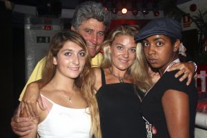  12-09-2007 SHOWBIZZ; HET WARE VERHAAL VAN YOLANTHE-S VADER XAVIER CABAU. Deze week in Prive een exclusieve reportage over de dood van de vader van Yolanthe Cabau van Kasbergen. Deze koning van Ibiza veroorzaakt met zijn plotselinge dood niet alleen verdriet maar rakelt vooral veel oud zeer op. In een wereld vol cocaine, incest en mishandeling binnen de familie stierf deze vader van 13 kinderen plotseling op een buitenverblijf in de bergen van Ibiza.Lees het onthutsende verhaal deze week in uw Prive.
foto: Albert den Iseger.    