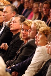28-09-2007 SHOWBIZZ; EX VROUW VAN JACK SPIJKERMAN HEEFT NIEUWE LIEFDE. Jennemiek geniet met volle teugen van haar nieuwe minnaar Henk Mooyekind, een Noordwijkse makelaar. Jennemiek brengt al haar vrije tijd door met haar Henk en loopt het ene na het andere feestje af met haar nieuwe lover. Jennemiek en Henk zijn vaak te vinden in zijn Noordwijkse Penthouse en hebben het erg gezellig aldus een vriendin.
foto: Albert den Iseger