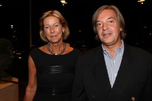 17-09-2007 SHOWBIZZ; MART VISSER PRESENTEERD HERFST EN WINTERCOLLECTIE 2007-2008. Mart Visser heeft zich laten inspieren door de jaren zeventig en de immer elegante Catherine Deneuve. Vele bekende couture liefhebsters waren weer aanwezig zoals oa. Marjon Lambriks met dochter Caroline, Sybilla Dekker, Leatitia Griffith, Judith Wiersma, Antia van der Hoeven, Marjolein van den Berg Jan Dirk Paarlberg met vrouw en Louis van Gaal met partner Truus.
foto: Albert den Iseger.