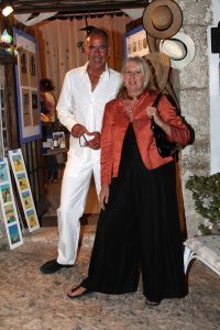 08-09-2007 SHOWBIZZ; KUNSTENAARS OP IBIZA VIEREN FEEST. Kees van Twist, directeur van het Groninger Museum woont al tientallen jaren met enige regelmaat op Ibiza.Zo werd bij hem het idee geboren iets te doen met de kunst van Nederlandse Kunstenaars die de afgelopen halve eeuw korte of lange tijd op Ibiza verbleven.Dat leidde tot het kunstproject VAMOS A IBIZA dat zowel op Ibiza als in Amsterdam te zien zal zijn.
foto: Albert den Iseger.08-09-2007 SHOWBIZZ; KUNSTENAARS OP IBIZA VIEREN FEEST. Kees van Twist, directeur van het Groninger Museum woont al tientallen jaren met enige regelmaat op Ibiza.Zo werd bij hem het idee geboren iets te doen met de kunst van Nederlandse Kunstenaars die de afgelopen halve eeuw korte of lange tijd op Ibiza verbleven.Dat leidde tot het kunstproject VAMOS A IBIZA dat zowel op Ibiza als in Amsterdam te zien zal zijn.
foto: Albert den Iseger.