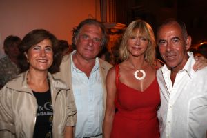 08-09-2007 SHOWBIZZ; KUNSTENAARS OP IBIZA VIEREN FEEST. Kees van Twist, directeur van het Groninger Museum woont al tientallen jaren met enige regelmaat op Ibiza.Zo werd bij hem het idee geboren iets te doen met de kunst van Nederlandse Kunstenaars die de afgelopen halve eeuw korte of lange tijd op Ibiza verbleven.Dat leidde tot het kunstproject VAMOS A IBIZA dat zowel op Ibiza als in Amsterdam te zien zal zijn.
foto: Albert den Iseger.