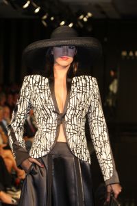 17-09-2007 SHOWBIZZ; MART VISSER PRESENTEERD HERFST EN WINTERCOLLECTIE 2007-2008. Mart Visser heeft zich laten inspieren door de jaren zeventig en de immer elegante Catherine Deneuve. Vele bekende couture liefhebsters waren weer aanwezig zoals oa. Marjon Lambriks met dochter Caroline, Sybilla Dekker, Leatitia Griffith, Judith Wiersma, Antia van der Hoeven, Marjolein van den Berg Jan Dirk Paarlberg met vrouw en Louis van Gaal met partner Truus.
foto: Albert den Iseger.