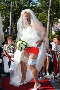 16-09-2008 SHOWBIZZ; MODESHOW VOOR HET GOEDE DOEL IS SUCCES VOOR CF STICHTING. Vele bekenden liepen belangen loos mee met deze modeshow voor de stichting CF voor bestrijding van de Thaislijmziekte. Op de catwalk liepen oa. Marijke van Helwegen-Emile Ratelband-Robert Schoemacher-Nada van Nie-Mariska Hulscher-John Williams-Miljuschka van Witzenhausen en Magic Mara Kazan. Het werd gepresenteerd door de ex van vele mooie mannen Rosalie van Bremen die ook hier weer tijdens de veiling een date maakte met Michel. Het geheel werd perfect georganiseerd door Claudia Schoemacher en Irene van I.K.boutique uit Amsterdam. er werd in totaal 10.000 euries opgehaald voor het meer dan goede doel. 
foto: Albert den Iseger.
