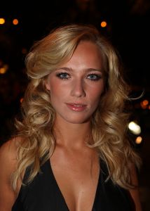 18-09-2008 SHOWBIZZ; MONIQUE COLLIGNON PRESENTEERDE ELEGANTE HAUTE COUTURE IN AMSTEL HOTEL. De wintercollectie 2008 mag gezien worden van M.C. In de hal van het Amstelhotel klonk de prachtige muziek  van Maria Callas en liepen de modellen trap op en af om de aanwezige MC liefhebbers hun prachtige creaties te tonen.
Veel prachtige jurkjes  mantels en robe-manteaus. Onder het publiek bevonden zich oa. Ankie van Grunsven -Sylvia Toth en Ankie en Rolf Friedlander. Een zeer geslaagde avond maar dan zonder de Molenaar bitterbal in de hal van het Amstelhotel te Amsterdam.
foto: Albert den Iseger.