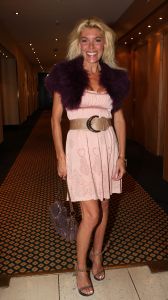 13-09-2008: SHOWBIZZ; MART VISSER LAAT ZIEN WAT HAUTE COUTURE IS IN WINTER 2008.
Mart Visser toonde wederom zijn collectie in het Amsterdamse  Hilton hotel. Weer tal van bekende Nederlanders waren gekomen om te smullen van Mart s wintercollectie.
foto: Albert den Iseger.