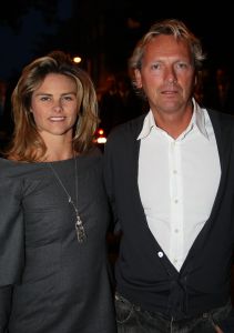 18-09-2008 SHOWBIZZ; MONIQUE COLLIGNON PRESENTEERDE ELEGANTE HAUTE COUTURE IN AMSTEL HOTEL. De wintercollectie 2008 mag gezien worden van M.C. In de hal van het Amstelhotel klonk de prachtige muziek  van Maria Callas en liepen de modellen trap op en af om de aanwezige MC liefhebbers hun prachtige creaties te tonen.
Veel prachtige jurkjes  mantels en robe-manteaus. Onder het publiek bevonden zich oa. Ankie van Grunsven -Sylvia Toth en Ankie en Rolf Friedlander. Een zeer geslaagde avond maar dan zonder de Molenaar bitterbal in de hal van het Amstelhotel te Amsterdam.
foto: Albert den Iseger.