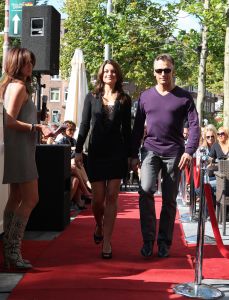 16-09-2008 SHOWBIZZ; MODESHOW VOOR HET GOEDE DOEL IS SUCCES VOOR CF STICHTING. Vele bekenden liepen belangen loos mee met deze modeshow voor de stichting CF voor bestrijding van de Thaislijmziekte. Op de catwalk liepen oa. Marijke van Helwegen-Emile Ratelband-Robert Schoemacher-Nada van Nie-Mariska Hulscher-John Williams-Miljuschka van Witzenhausen en Magic Mara Kazan. Het werd gepresenteerd door de ex van vele mooie mannen Rosalie van Bremen die ook hier weer tijdens de veiling een date maakte met Michel. Het geheel werd perfect georganiseerd door Claudia Schoemacher en Irene van I.K.boutique uit Amsterdam. er werd in totaal 10.000 euries opgehaald voor het meer dan goede doel. 
foto: Albert den Iseger.