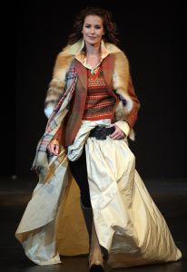 03-09-2008 SHOWBIZZ; ERNY VAN REIJMERSDAL TOONT WINTERCOLLECTIE 2008 TIJDENS MILJONAIRS SUMMER FAIR IN NOORDWIJK AAN ZEE.
foto: Albert den Iseger.