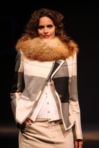 03-09-2008 SHOWBIZZ; ERNY VAN REIJMERSDAL TOONT WINTERCOLLECTIE 2008 TIJDENS MILJONAIRS SUMMER FAIR IN NOORDWIJK AAN ZEE.
foto: Albert den Iseger.