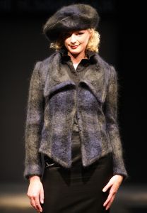 03-09-2008 SHOWBIZZ; ERNY VAN REIJMERSDAL TOONT WINTERCOLLECTIE 2008 TIJDENS MILJONAIRS SUMMER FAIR IN NOORDWIJK AAN ZEE.
foto: Albert den Iseger.