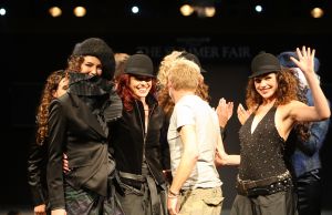 03-09-2008 SHOWBIZZ; ERNY VAN REIJMERSDAL TOONT WINTERCOLLECTIE 2008 TIJDENS MILJONAIRS SUMMER FAIR IN NOORDWIJK AAN ZEE.
foto: Albert den Iseger.