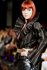 13-09-2008: SHOWBIZZ; MART VISSER LAAT ZIEN WAT HAUTE COUTURE IS IN WINTER 2008.
Mart Visser toonde wederom zijn collectie in het Amsterdamse  Hilton hotel. Weer tal van bekende Nederlanders waren gekomen om te smullen van Mart s wintercollectie.
foto: Albert den Iseger.