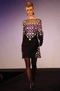 23-09-2008 SHOWBIZZ; SHEILA DE VRIES PRESENTEERDE HAUTE COUTURE COLLECTIE WINTER 2008. Een droom werd waarheid voor Sheila en haar modeteam. Iedereen was het over een ding eens Sheila had weer een collectie gemaakt die ook van Yves St.Laurent had kunnen zijn. Prachtig en nog eens prachtig waren de reacties van haar aanwezige klanten. Ook de vele prominenten waren het eens met de complimenten aan het Sheila de Vries en haar team. 
foto: Albert den Iseger.