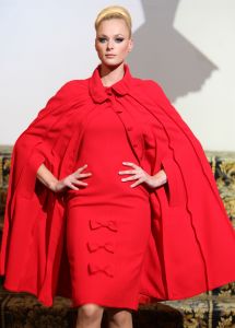 18-09-2008 SHOWBIZZ; MONIQUE COLLIGNON PRESENTEERDE ELEGANTE HAUTE COUTURE IN AMSTEL HOTEL. De wintercollectie 2008 mag gezien worden van M.C. In de hal van het Amstelhotel klonk de prachtige muziek  van Maria Callas en liepen de modellen trap op en af om de aanwezige MC liefhebbers hun prachtige creaties te tonen.
Veel prachtige jurkjes  mantels en robe-manteaus. Onder het publiek bevonden zich oa. Ankie van Grunsven -Sylvia Toth en Ankie en Rolf Friedlander. Een zeer geslaagde avond maar dan zonder de Molenaar bitterbal in de hal van het Amstelhotel te Amsterdam.
foto: Albert den Iseger.
