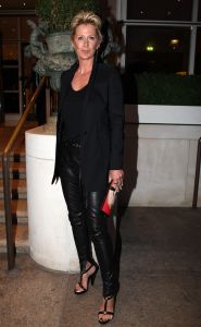 13-09-2008: SHOWBIZZ; MART VISSER LAAT ZIEN WAT HAUTE COUTURE IS IN WINTER 2008.
Mart Visser toonde wederom zijn collectie in het Amsterdamse  Hilton hotel. Weer tal van bekende Nederlanders waren gekomen om te smullen van Mart s wintercollectie.
foto: Albert den Iseger.