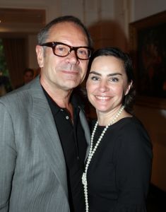 10-09-2008 SHOWBIZZ; FRANS MOLENAAR PRESENTEERDE HAUTE COUTURE WINTER 2008.
Couturier Frans Molenaar presenteerde wederom in het Amstel Hotel zijn haute couture collectie winter 2008. Met opvallende modellen als Cecile Grayham-van der Jagt - Kim Feenstra - Irene van der Laar en als bruid Sigrid Schouten de dochter van Tineke Schouten. Vele bekenden  waren weer op komen draven in het regenachtige herfst weer naar het alom bekende Amstel hotel om te gaan genieten van de Frans Molenaar collectie o.a. Janneke Brienkman  Hank Heijn  Cor en Norma Stutterheim  Jan Jansen  Fons van Westerloo met zijn vrouw  Hedy D Ancona met Aad Veldhoen en Rob en Henriette de Nijs die beide vertelde voor de eerste keer bij een echte modeshow te zijn.
Na de show heerlijke bitterballen en een goed glas wijn.
foto: Albert den Iseger.
